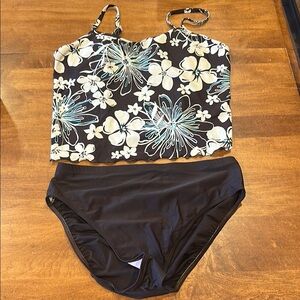 Floral Black and White Women's Swim Set